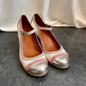 Women’s Genuine Leather Mary Jane Pumps w Pink Suede Stripe & Silver Toe, 7